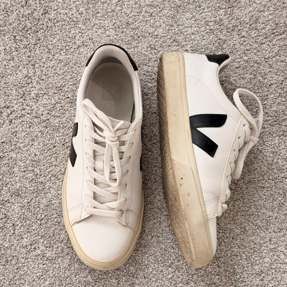 Veja Campos White Sneakers W10